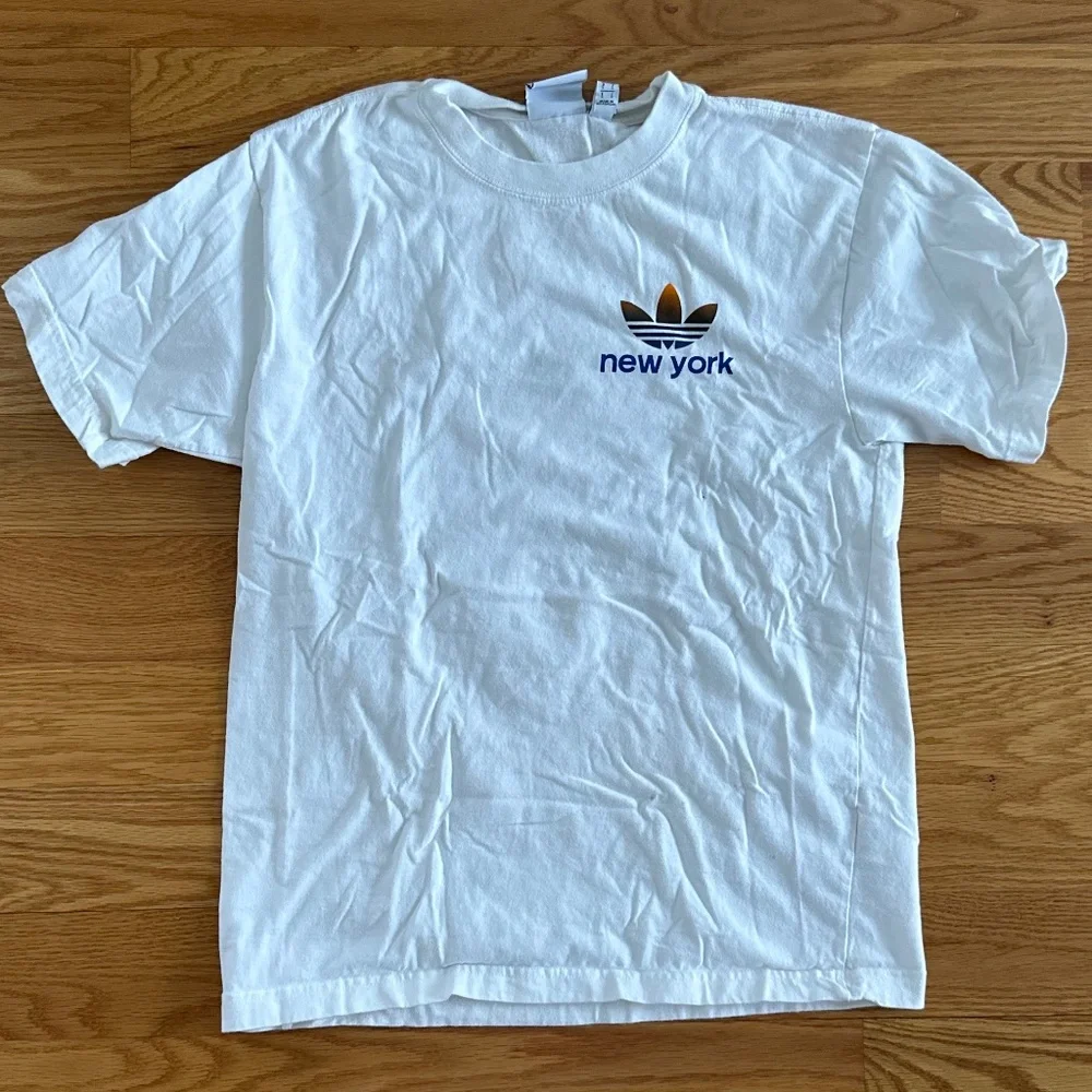 adidas Men's New York Graphic Tee (S)